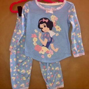 💗5 for $25 Disney Snow White Pajama set sz 2